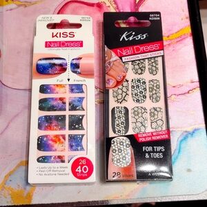 Kiss nail dress stick on mani 2 NIB